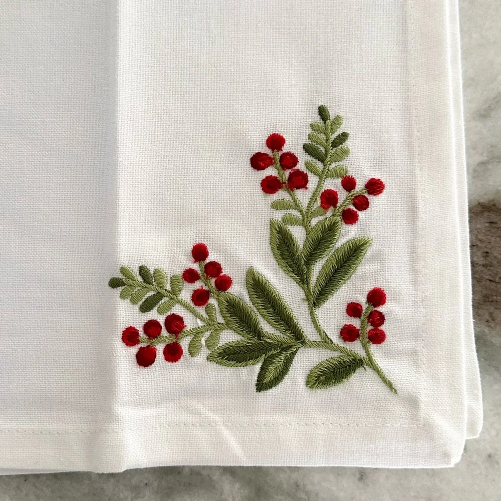 Williams Sonoma Noel Garland Embroidered Cloth Napkins Set - Holiday Christmas
